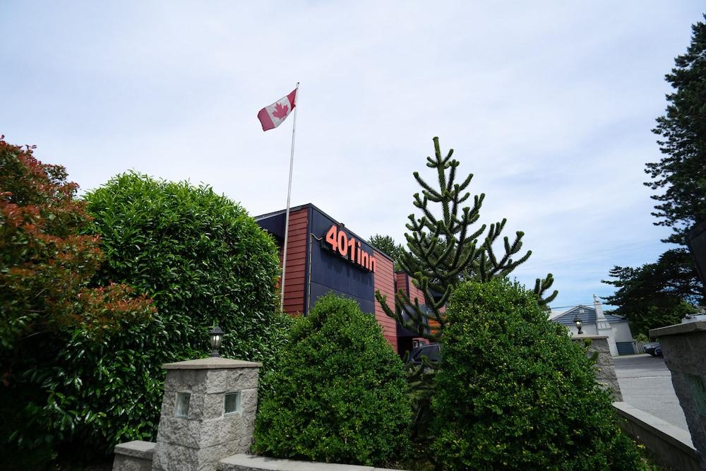 Coast Metro Vancouver Hotel Бърнаби Екстериор снимка