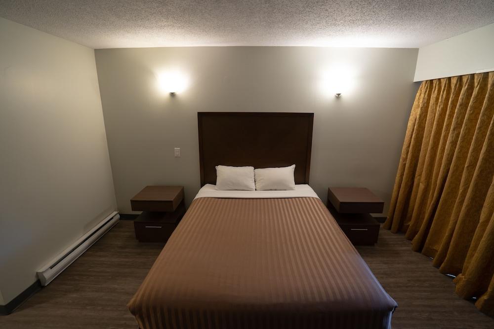 Coast Metro Vancouver Hotel Бърнаби Екстериор снимка