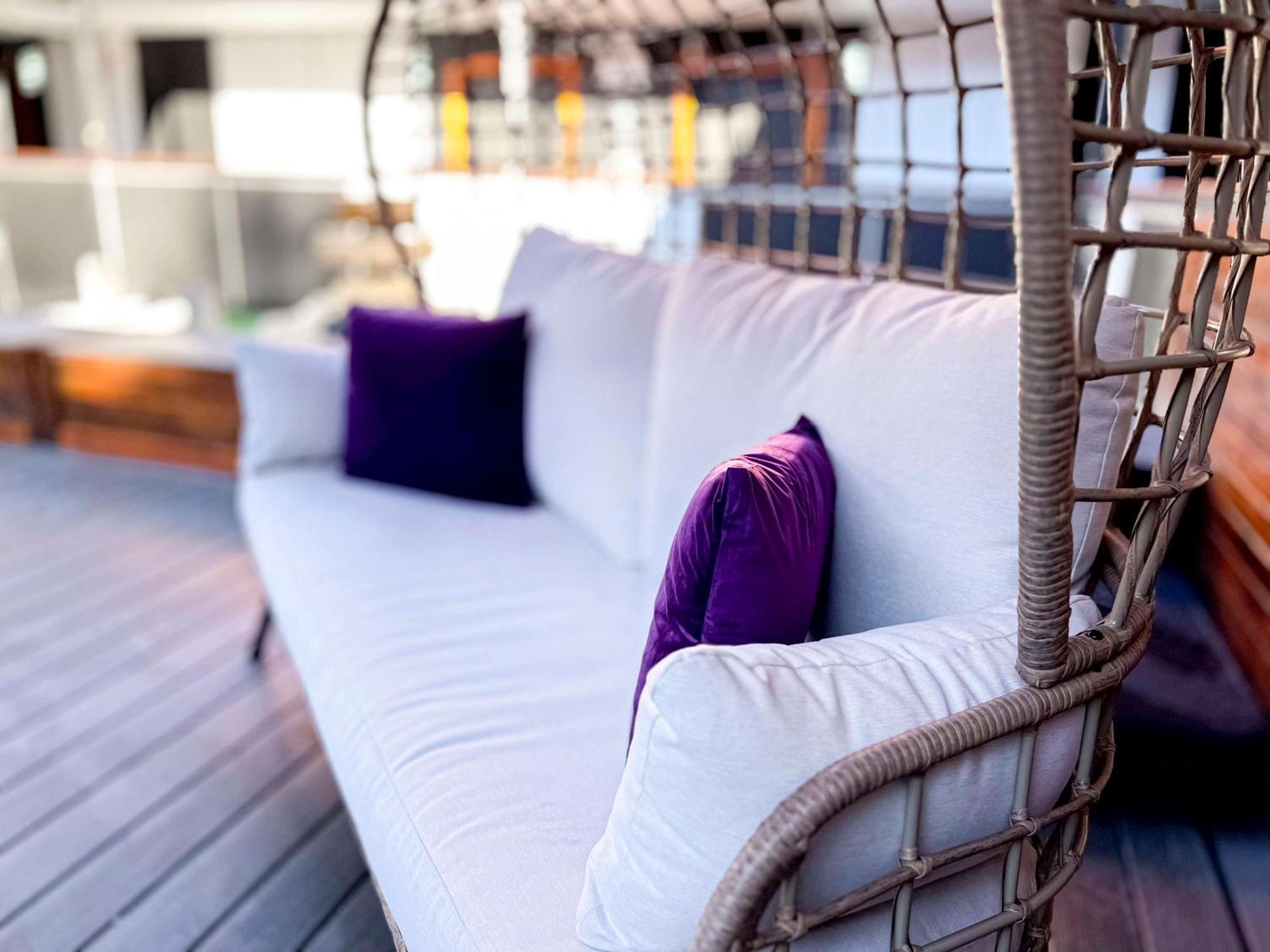 Coast Metro Vancouver Hotel Бърнаби Екстериор снимка
