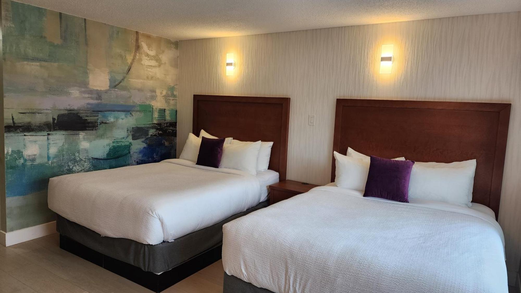 Coast Metro Vancouver Hotel Бърнаби Екстериор снимка