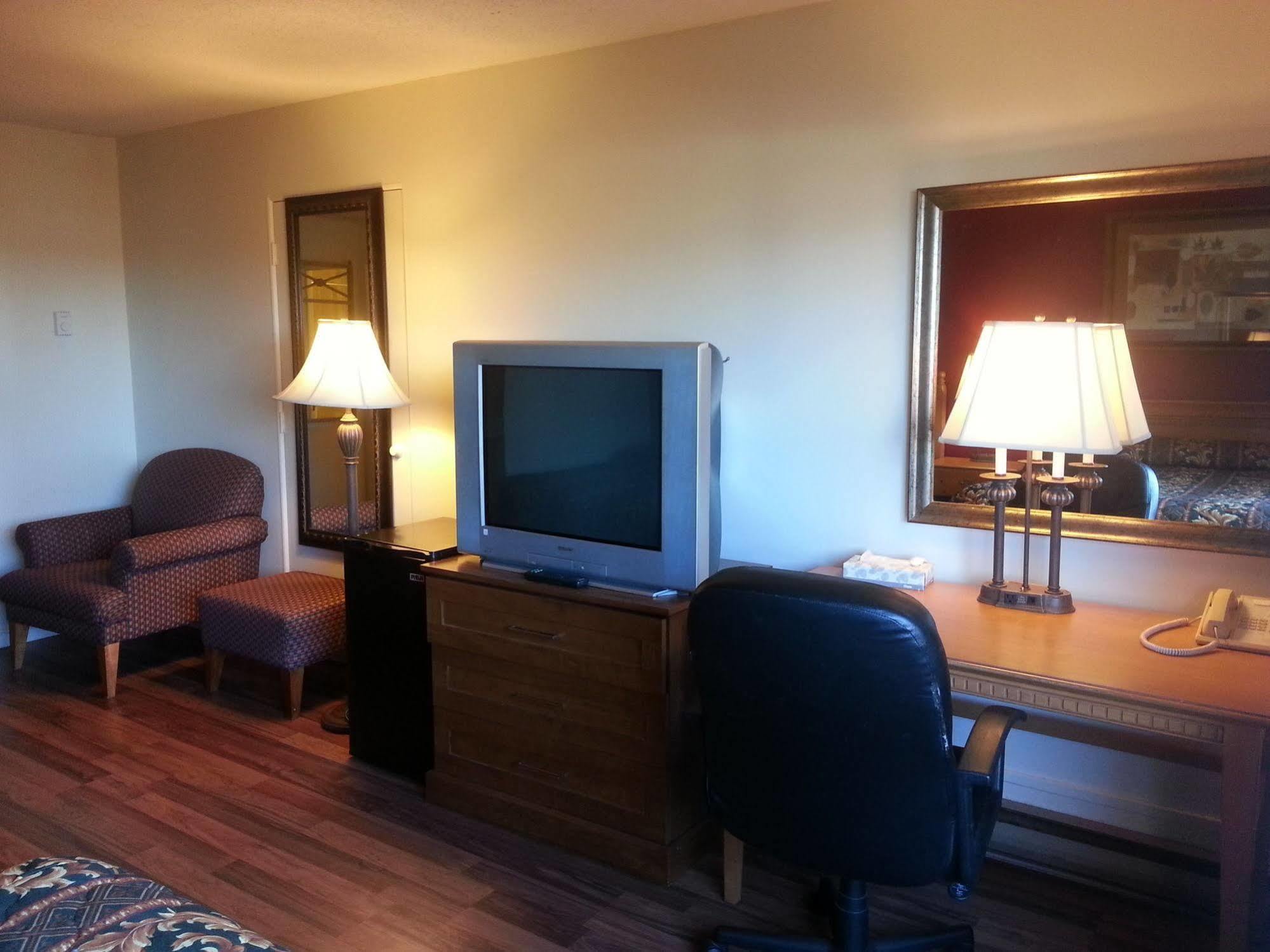 Coast Metro Vancouver Hotel Бърнаби Екстериор снимка