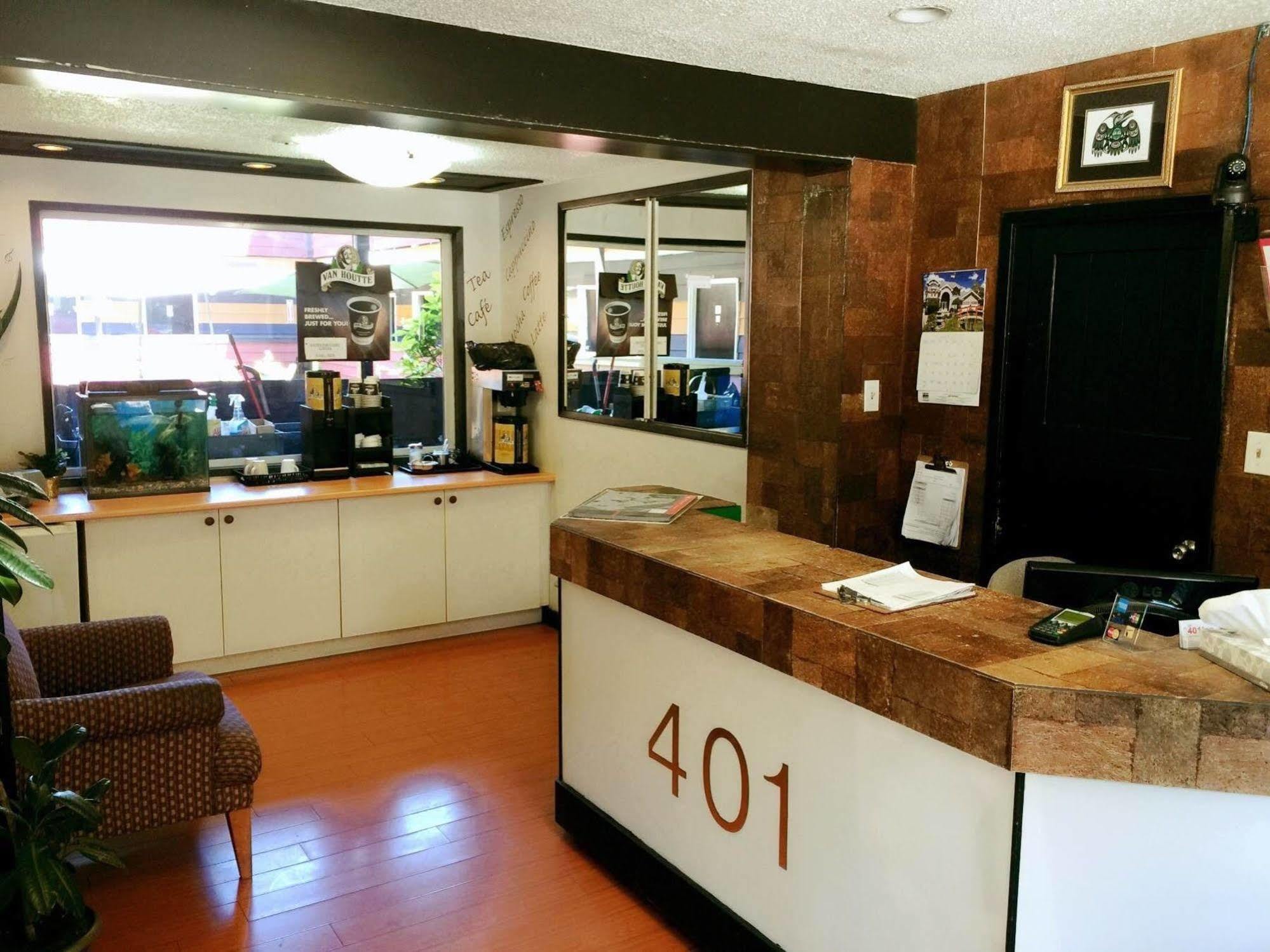 Coast Metro Vancouver Hotel Бърнаби Екстериор снимка